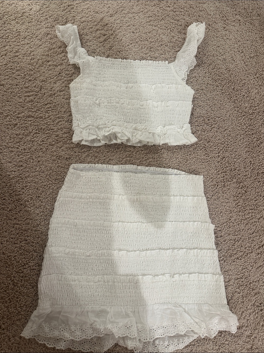 Le Lis White Smocked Eyelet Ruffle set